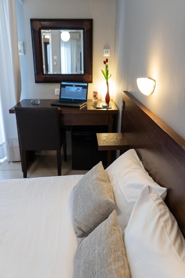Hill Hotel *